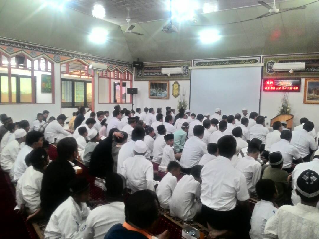 Di Masjid Kapal Di Masjid Kapal